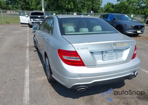 2014 Mercedes-Benz C 300 Luxury 4Matic/Sport 4Matic from USA, damaged, VIN WDDGF8ABXEA894219
